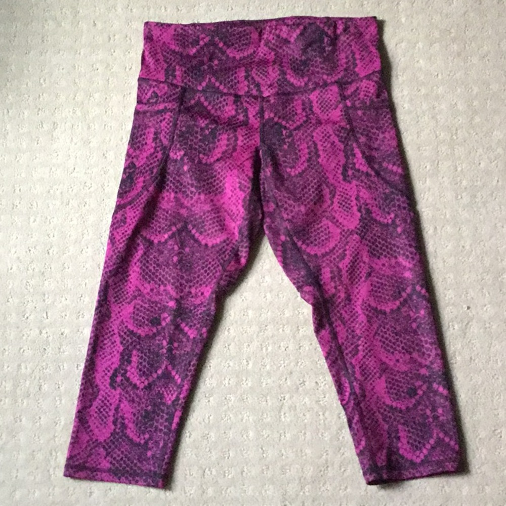 Workout Capris Fuschia Black Snake Print size M